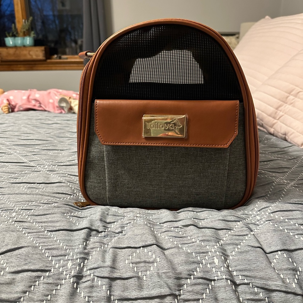 Brand new airline approved pet carrier